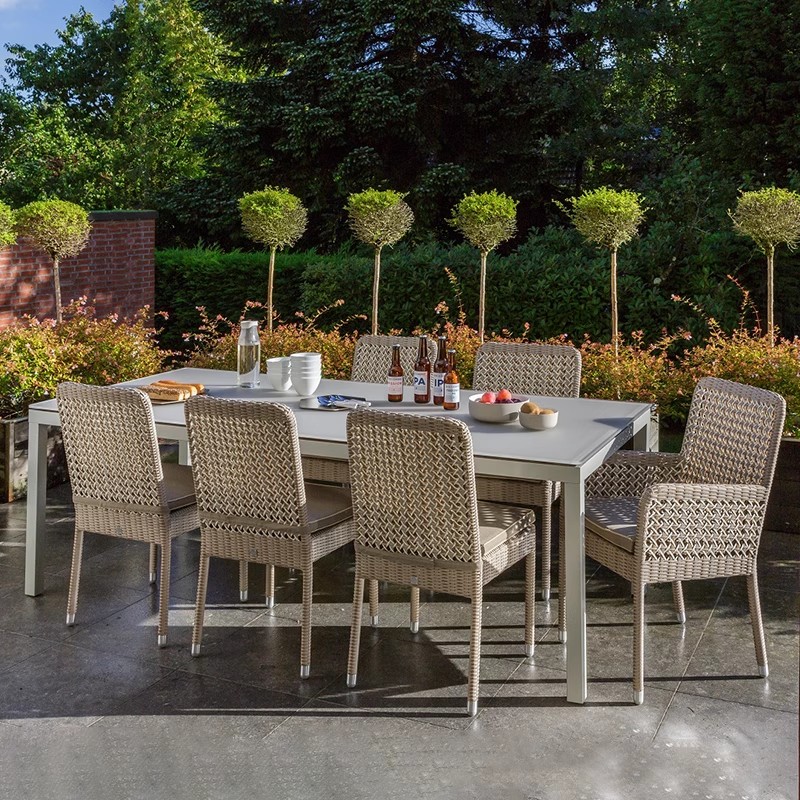 garden table.jpg