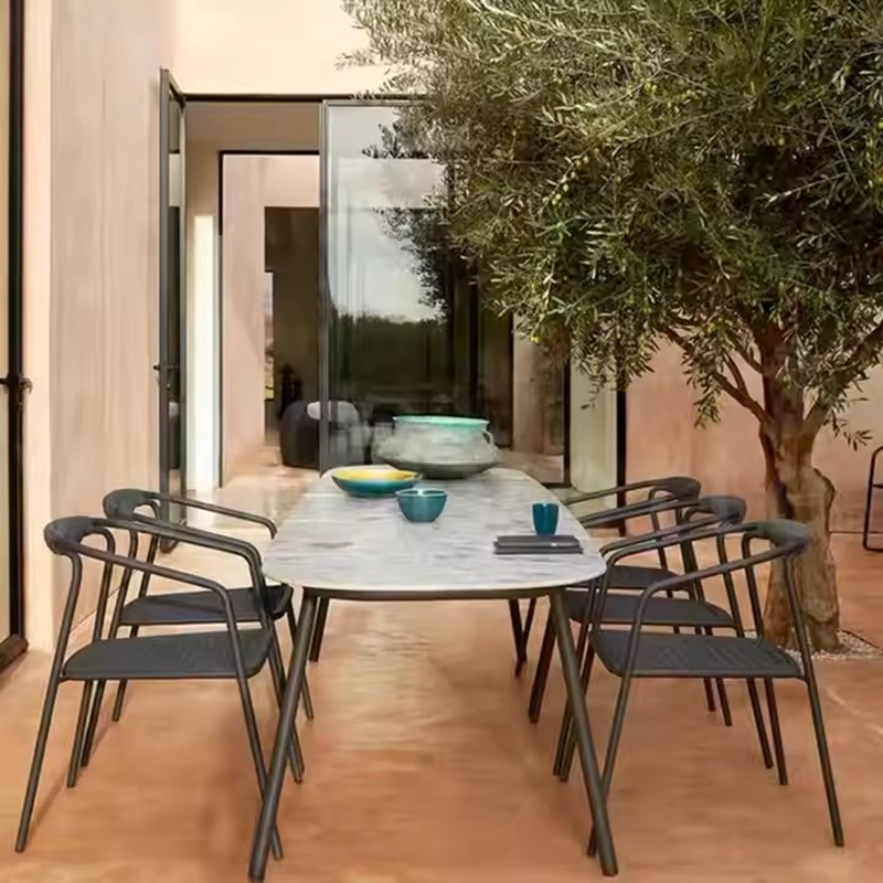 outdoor dining set.jpg