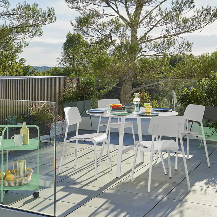 Steel round outdoor garden table chair set