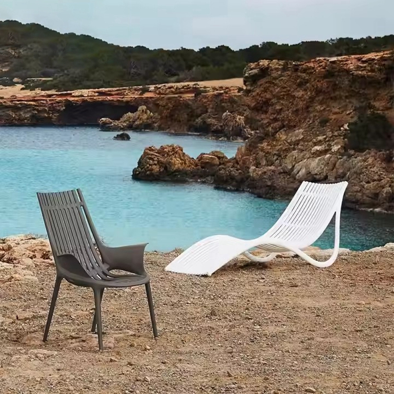 chaise loungers.jpg