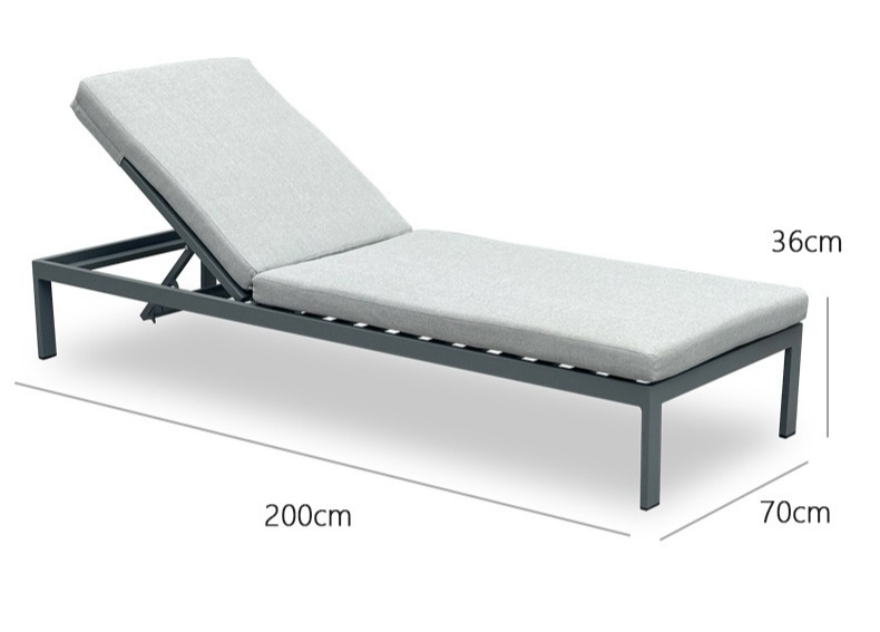 pool lounge chairs (2)