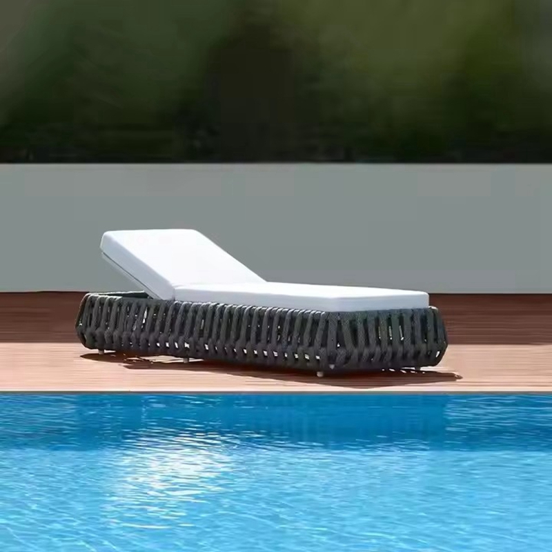 chaise lounge chairs outdoor.jpg