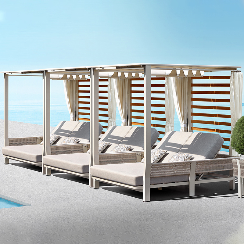patio daybed (2).jpg