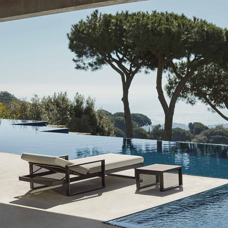 outdoor lounge chairs (3).jpg