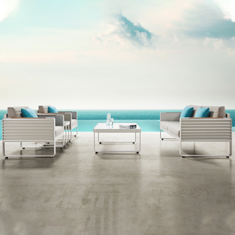 pool chaise lounge (1).jpg