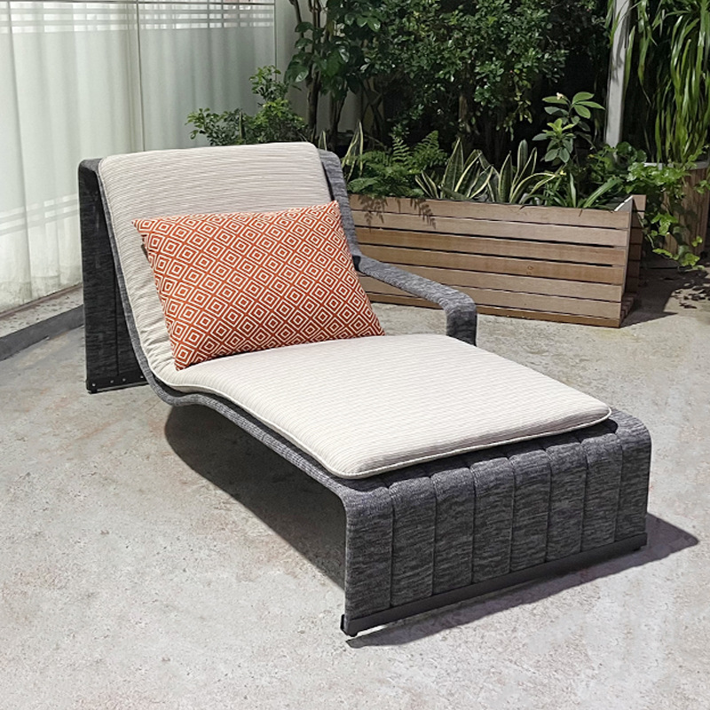 chaise lounge chair (3).jpg