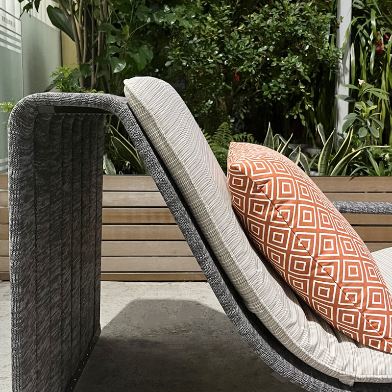 chaise lounge chair (2).jpg