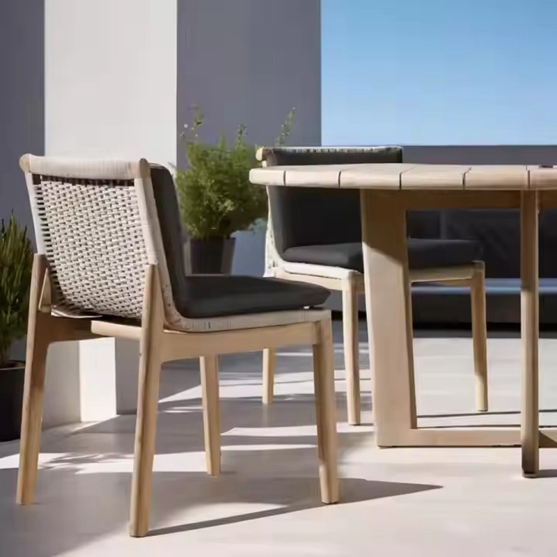 outdoor patio table.jpg
